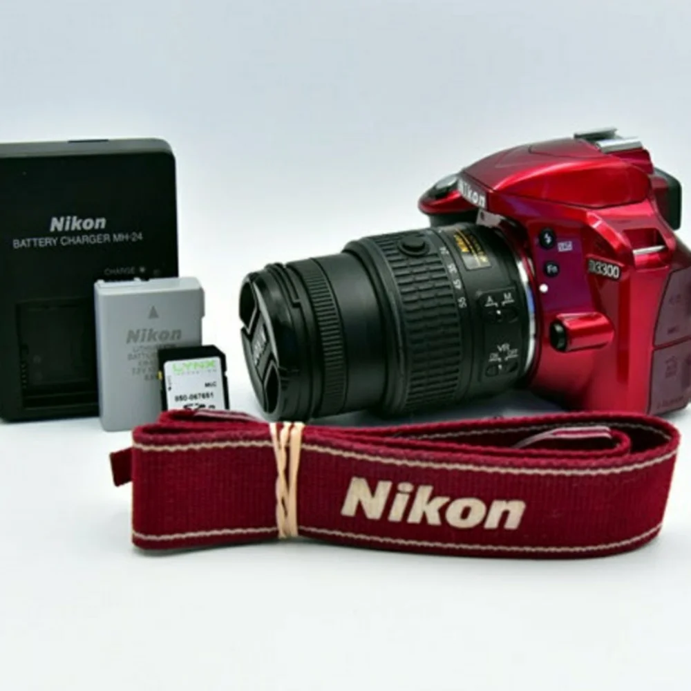 Nikon D3300 DSLR w/accs